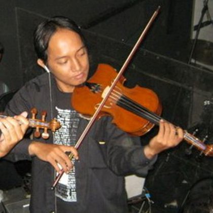 http://magentaorchestra.com/wp-content/uploads/2016/08/About14.jpg